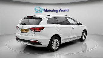 MG MG5 EXCLUSIVE