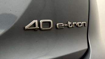 Audi Q4 e-tron S LINE