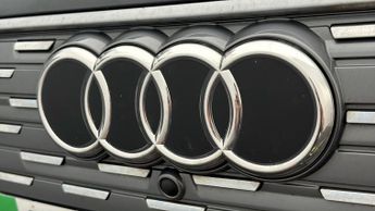 Audi Q4 e-tron S LINE