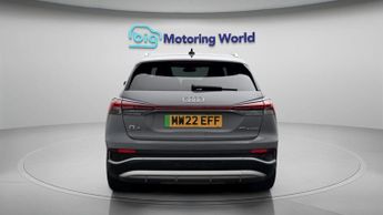 Audi Q4 e-tron S LINE