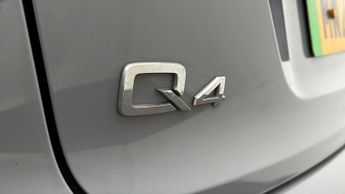 Audi Q4 e-tron S LINE