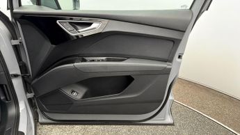 Audi Q4 e-tron S LINE