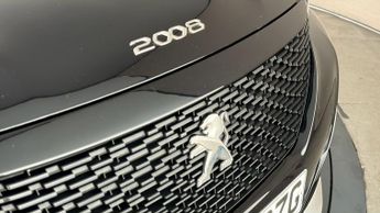 Peugeot E-2008 GT