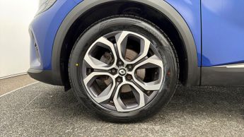 Renault Captur TECHNO E-TECH