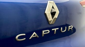 Renault Captur TECHNO E-TECH