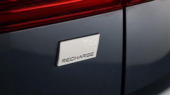 Volvo XC60 RECHARGE T6 R-DESIGN AWD