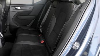Volvo XC40 RECHARGE T4 R-DESIGN