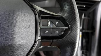 Peugeot E-2008 GT