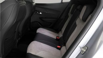 Peugeot E-2008 GT