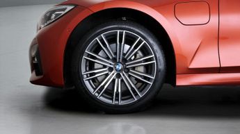 BMW 3 Series 330E M SPORT