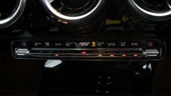 Mercedes-Benz CLA CLA 200 AMG LINE