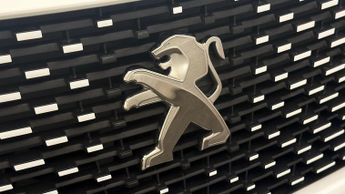 Peugeot E-2008 GT