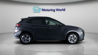 Hyundai KONA PREMIUM