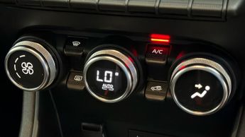 Renault Captur TECHNO E-TECH