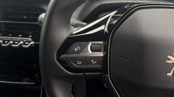 Peugeot E-208 GT