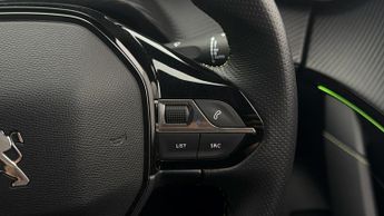 Peugeot E-208 GT