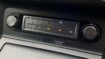 Hyundai KONA PREMIUM
