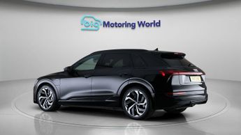 Audi e-tron QUATTRO BLACK EDITION