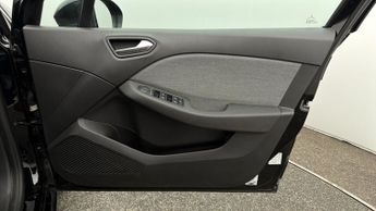 Renault Clio TECHNO E-TECH