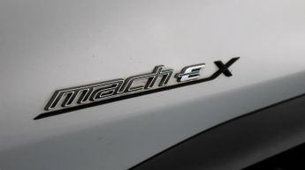 Ford Mustang Mach-E BASE