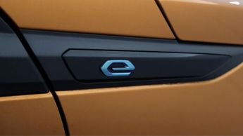 Peugeot E-2008 ALLURE PREMIUM PLUS