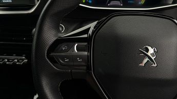 Peugeot E-2008 GT PREMIUM