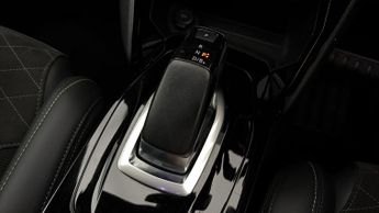 Peugeot E-2008 GT PREMIUM