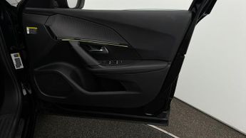 Peugeot E-2008 GT PREMIUM