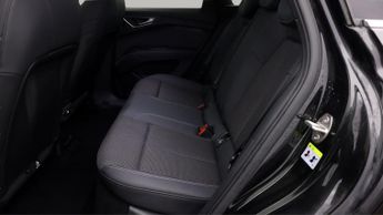 Audi Q4 e-tron S LINE