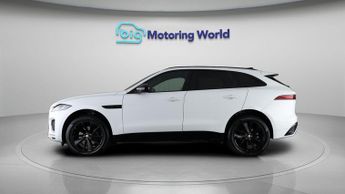 Jaguar F-PACE R-DYNAMIC BLACK