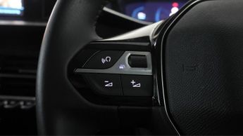Peugeot E-208 ALLURE PREMIUM