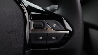 Peugeot E-2008 ALLURE PREMIUM PLUS