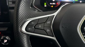 Renault Captur E-TECH ENGINEERED