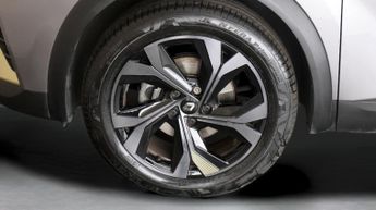 Renault Captur E-TECH ENGINEERED