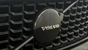 Volvo XC40 B4 PLUS BLACK EDITION