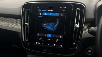 Volvo XC40 B4 PLUS BLACK EDITION