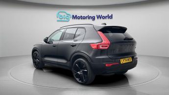 Volvo XC40 B4 PLUS BLACK EDITION