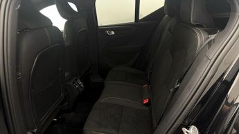 Volvo XC40 B4 PLUS BLACK EDITION