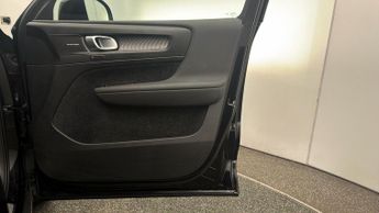 Volvo XC40 B4 PLUS BLACK EDITION