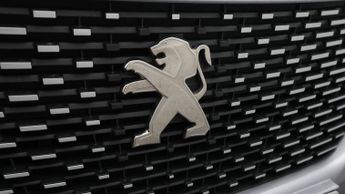 Peugeot E-2008 GT