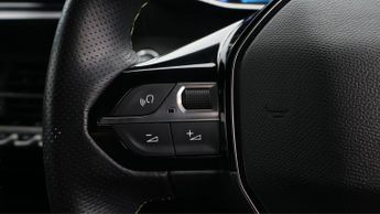 Peugeot E-2008 GT