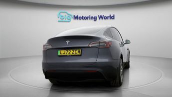 Tesla Model Y LONG RANGE AWD