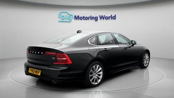 Volvo S90 T4 MOMENTUM PLUS
