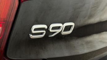 Volvo S90 T4 MOMENTUM PLUS