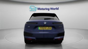BMW iX XDRIVE40 M SPORT