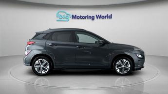 Hyundai KONA PREMIUM