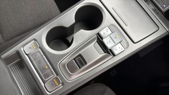 Hyundai KONA PREMIUM