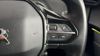 Peugeot E-208 GT