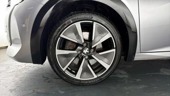 Peugeot E-208 GT