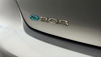 Peugeot E-208 GT